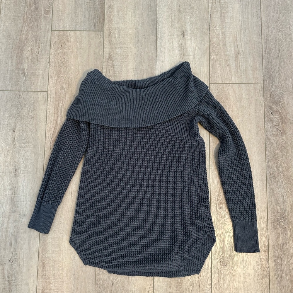Sweater Bundle - Picture 4 of 7